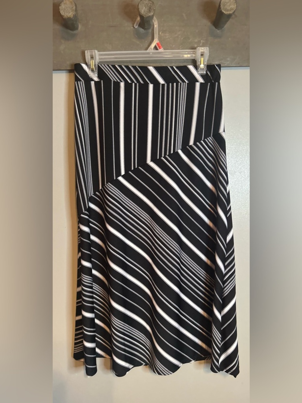 Vamp Pull on midi skirt